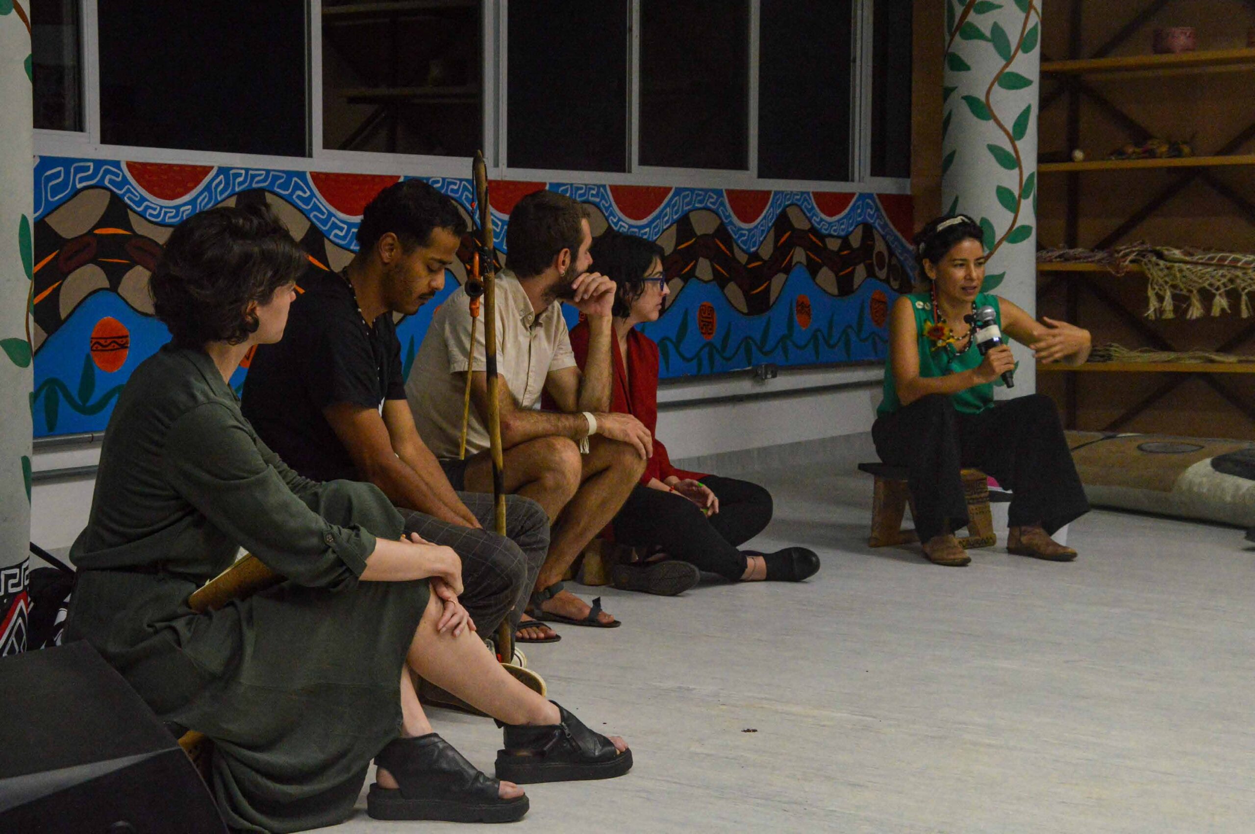 roda de conversa: O que dizem as &aacute;rvores e as pedras?